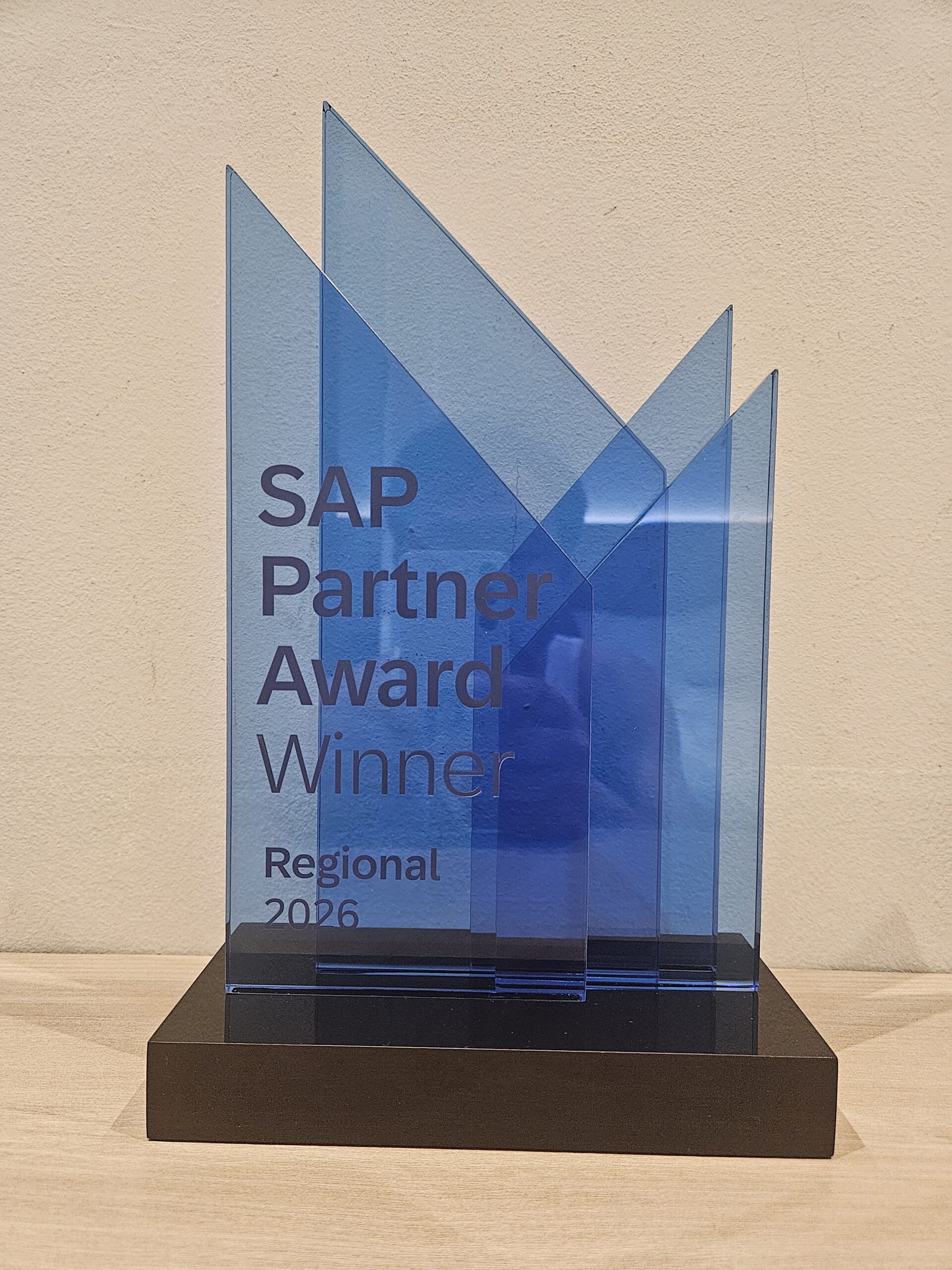 SAP Partner Award Winner 2026 문구가 새겨진 공식 트로피